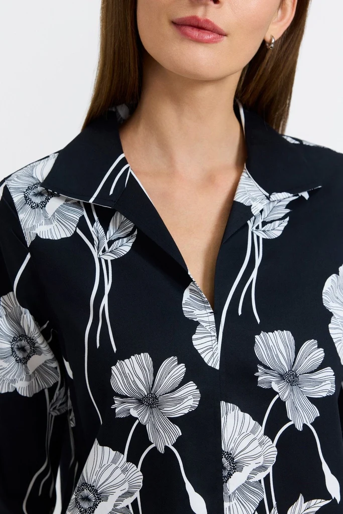 Agnes Black Poppy 3/4 Sleeve Popover Shirt - Image 6