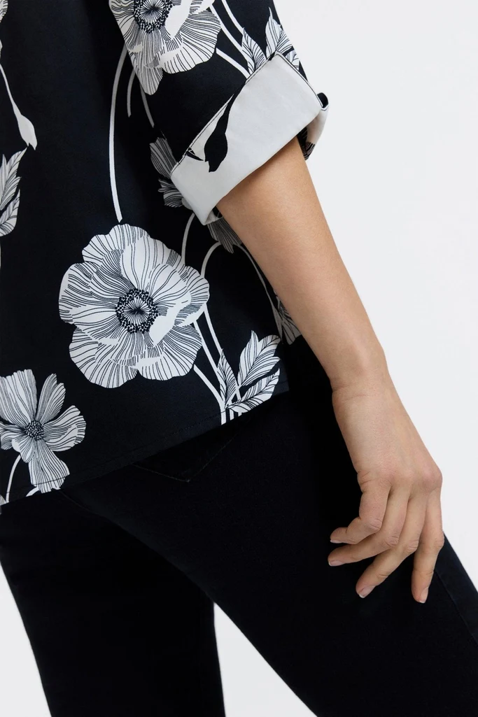 Agnes Black Poppy 3/4 Sleeve Popover Shirt - Image 7