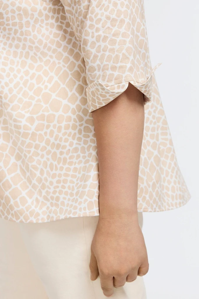 Agnes Plus Linen Giraffe 3/4 Sleeve Popover Shirt - Image 14