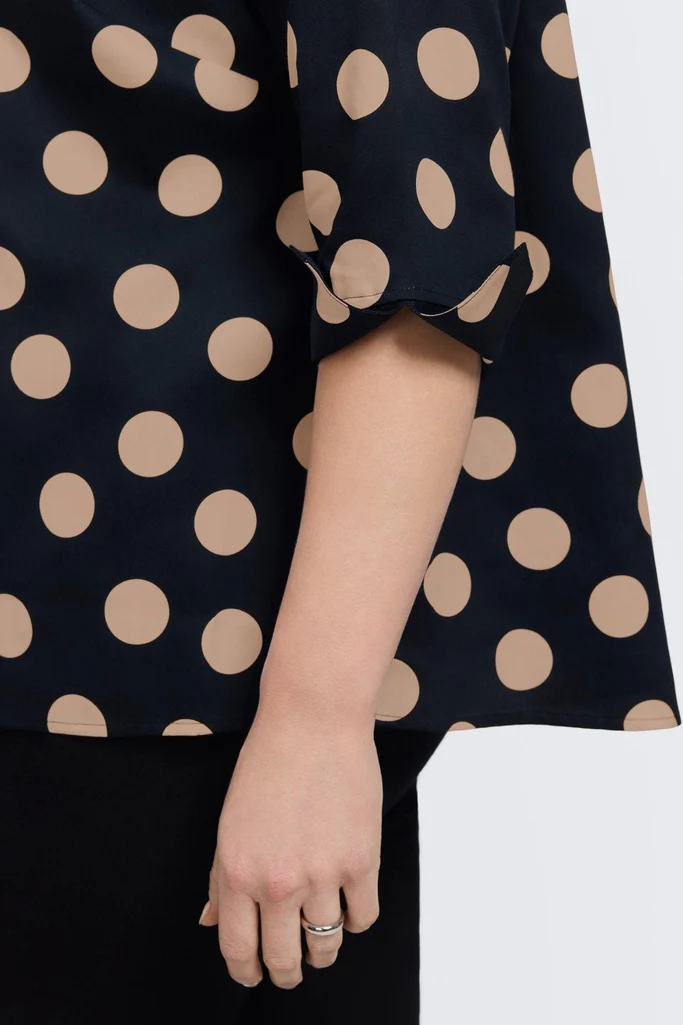 Agnes Plus Polka Dot 3/4 Sleeve Popover Shirt - Image 4
