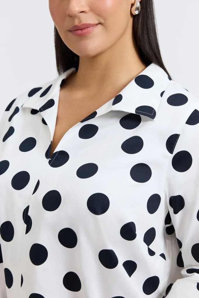Agnes Plus Polka Dot 3/4 Sleeve Popover Shirt - Image 6