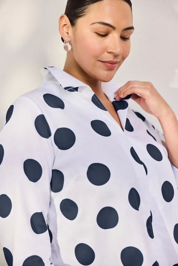 Agnes Plus Springtime Dot 3/4 Sleeve Popover Shirt - Image 6