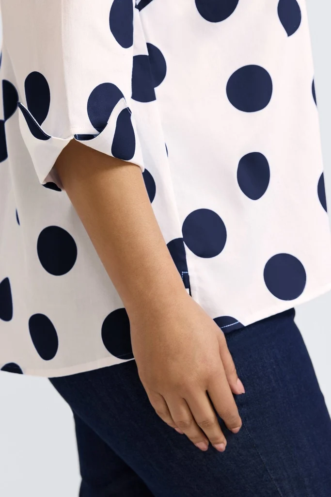 Agnes Plus Springtime Dot 3/4 Sleeve Popover Shirt - Image 9
