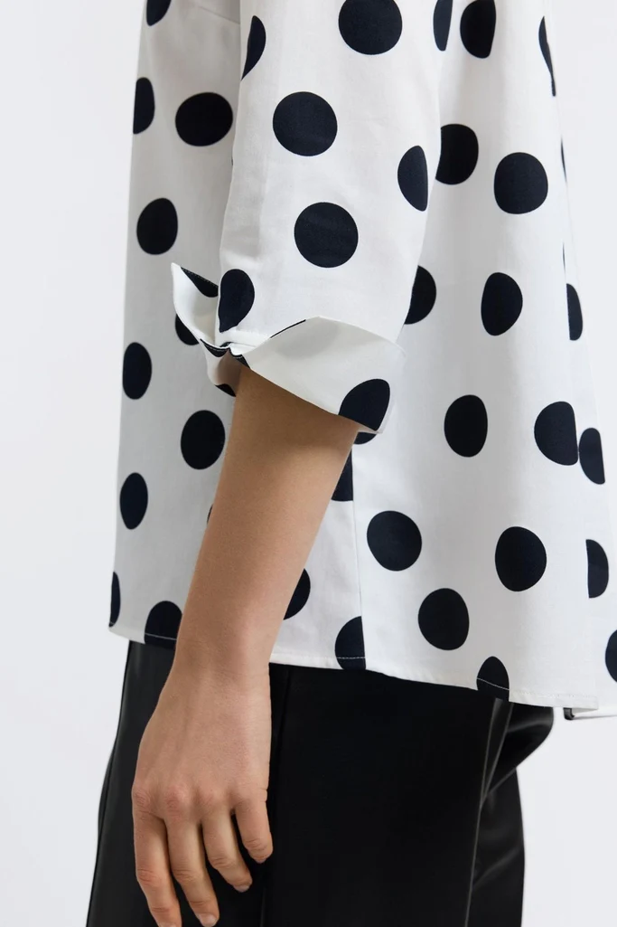 Agnes Polka Dot 3/4 Sleeve Popover Shirt - Image 12