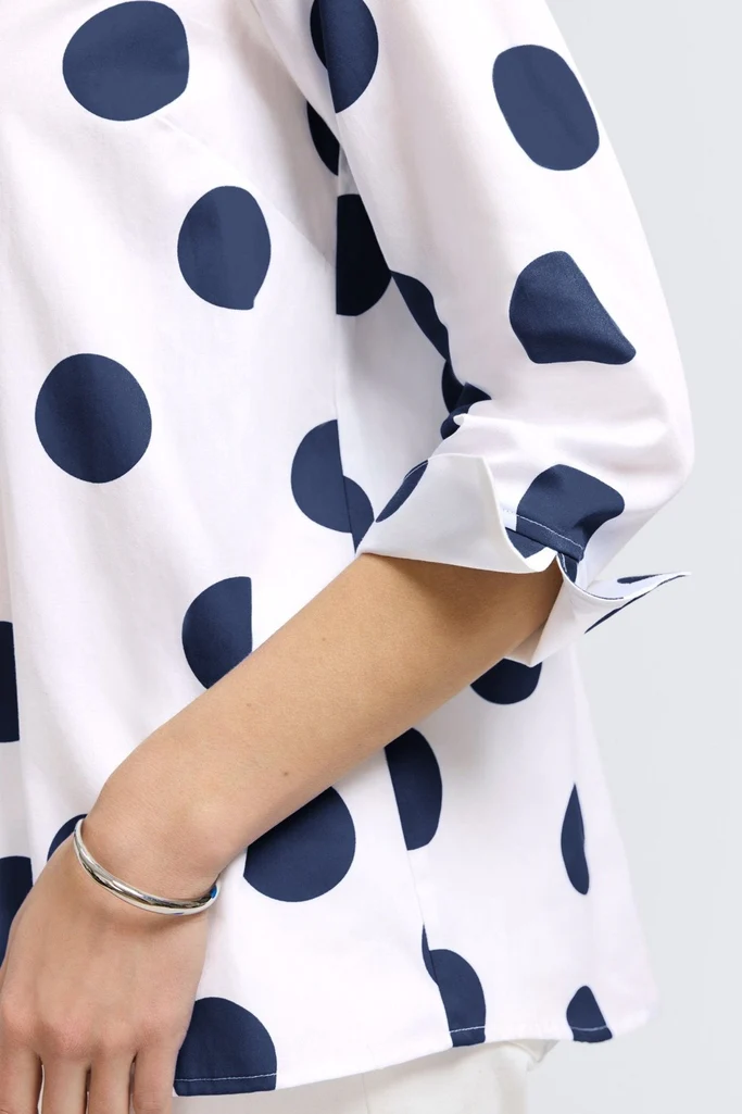 Agnes Springtime Dot 3/4 Sleeve Popover Shirt - Image 12