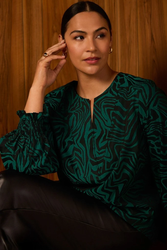 Alicia Plus Zebra Jacquard Long Sleeve Popover Shirt - Image 3