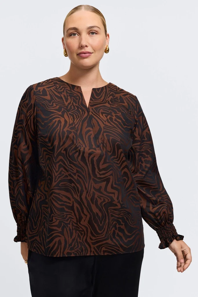 Alicia Plus Zebra Jacquard Long Sleeve Popover Shirt - Image 8