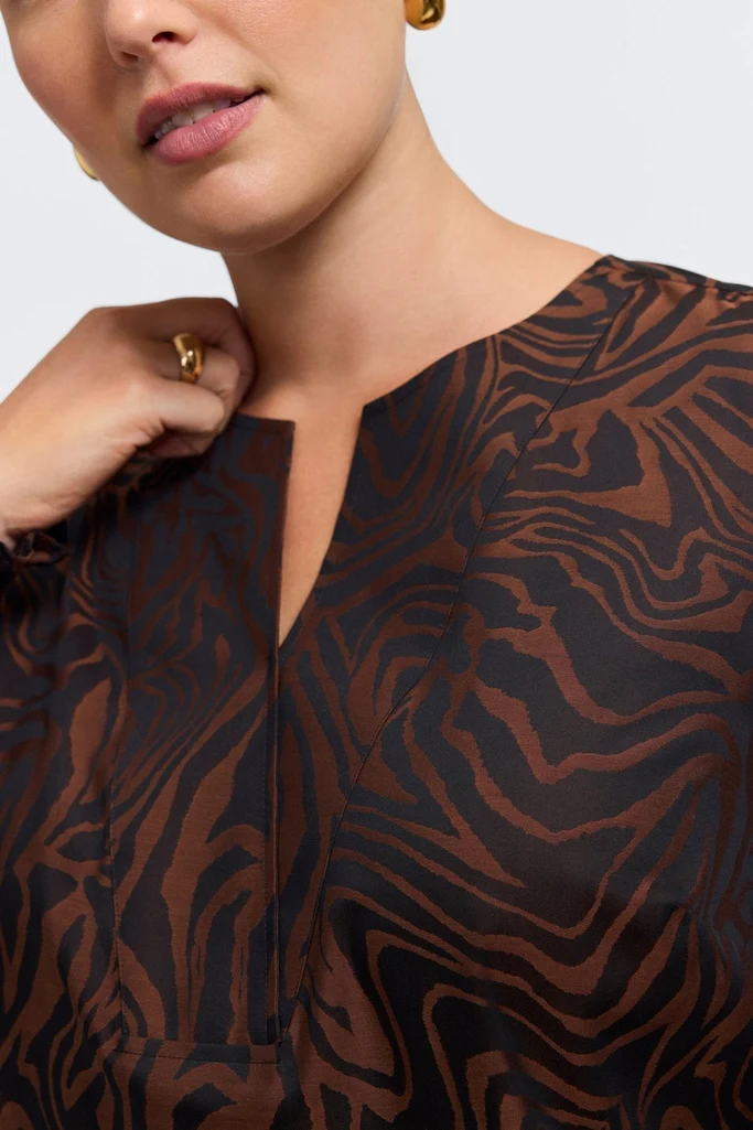 Alicia Plus Zebra Jacquard Long Sleeve Popover Shirt - Image 9