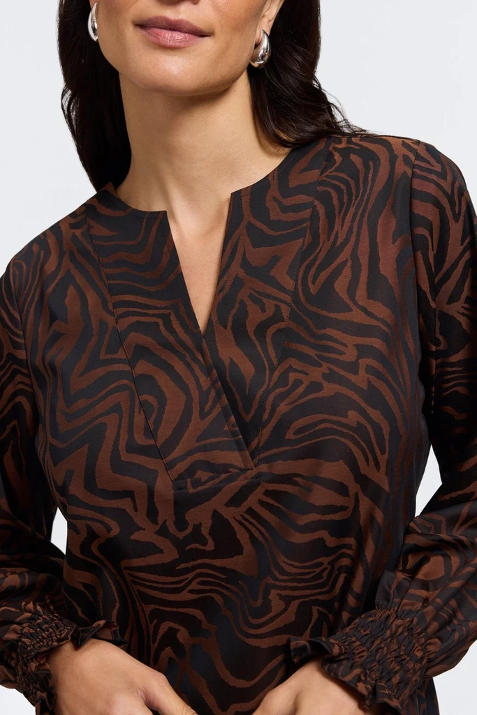 Alicia Zebra Jacquard Long Sleeve Popover Shirt - Image 7