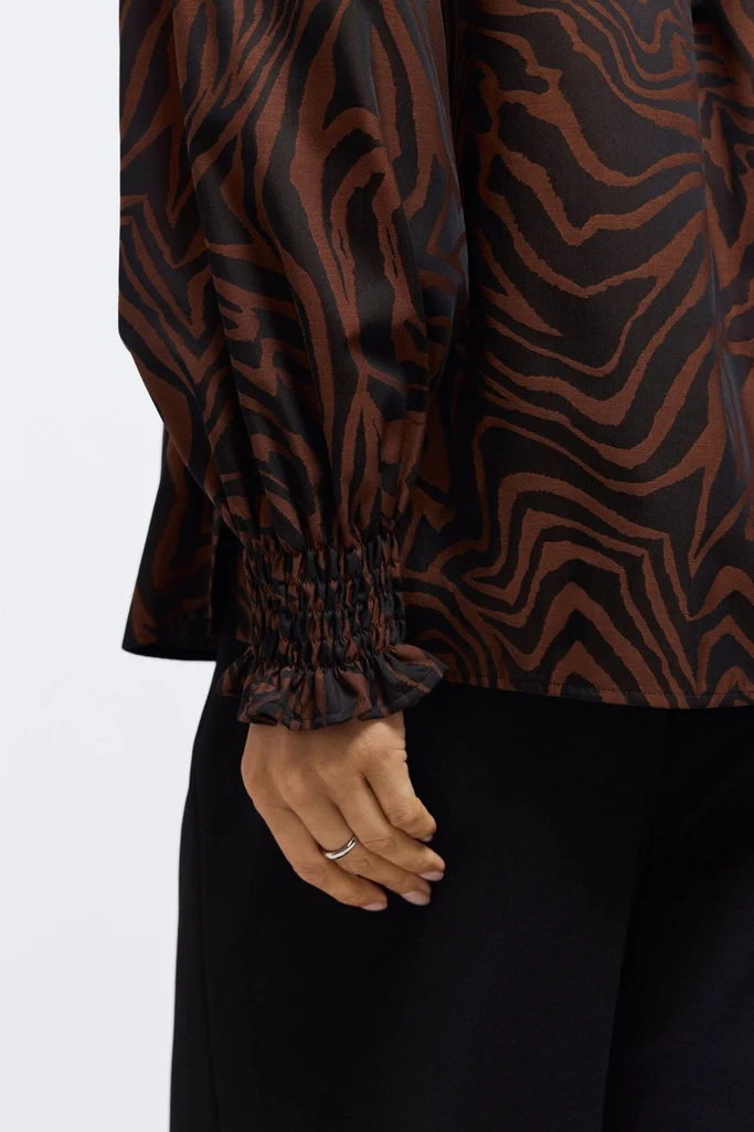 Alicia Zebra Jacquard Long Sleeve Popover Shirt - Image 8