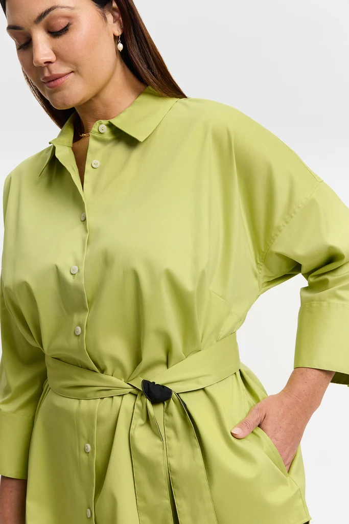 Avery Plus Stretch Matte Sateen 3/4 Sleeve Shirt - Image 11