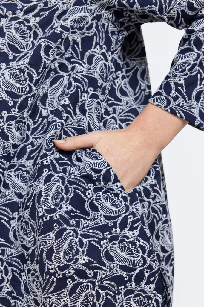 Carolina Plus Floral Allover Eyelet Long Sleeve Shirt Jacket - Image 4