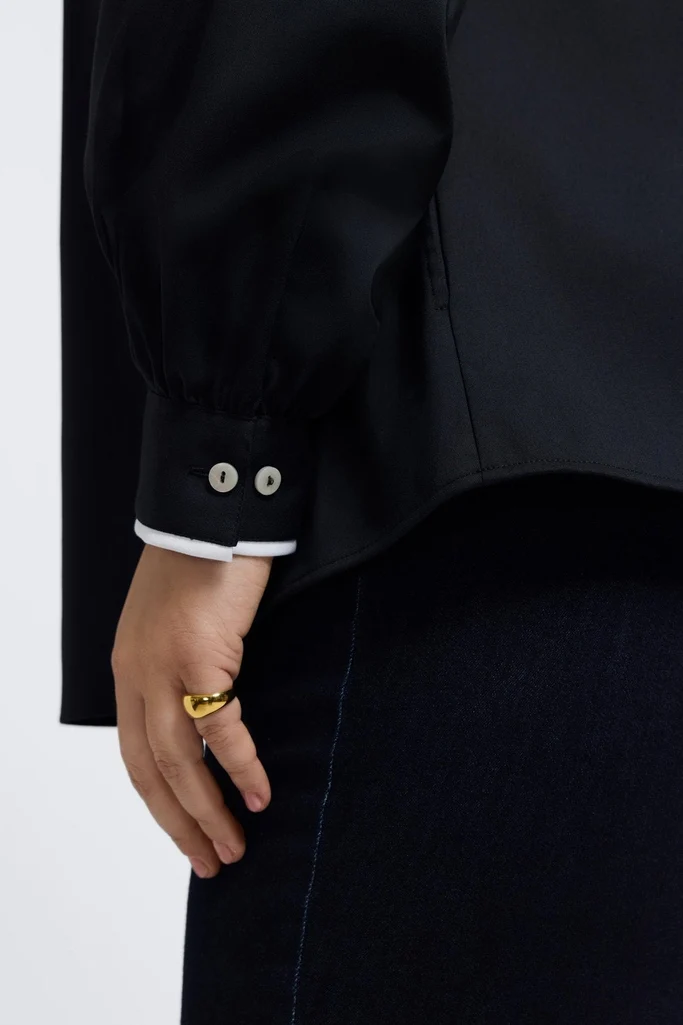 Daphne Plus Stretch Matte Sateen Long Sleeve Popover Shirt - Image 4
