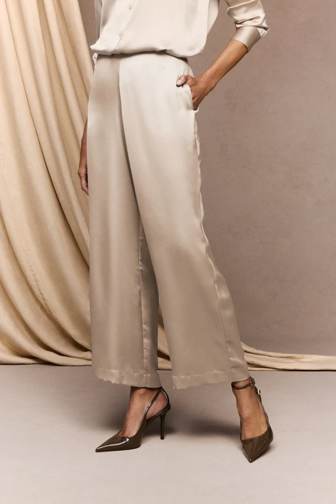 Hostess Beyond Silk Pull on Pant - Image 5