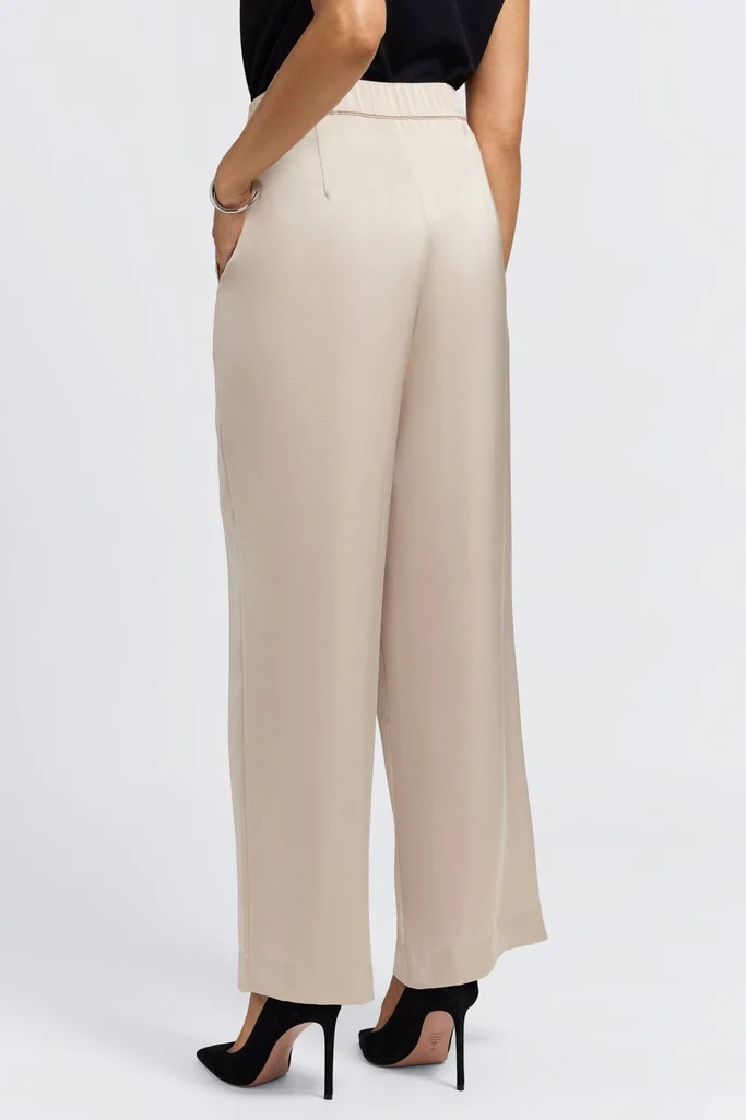 Hostess Beyond Silk Pull on Pant - Image 6