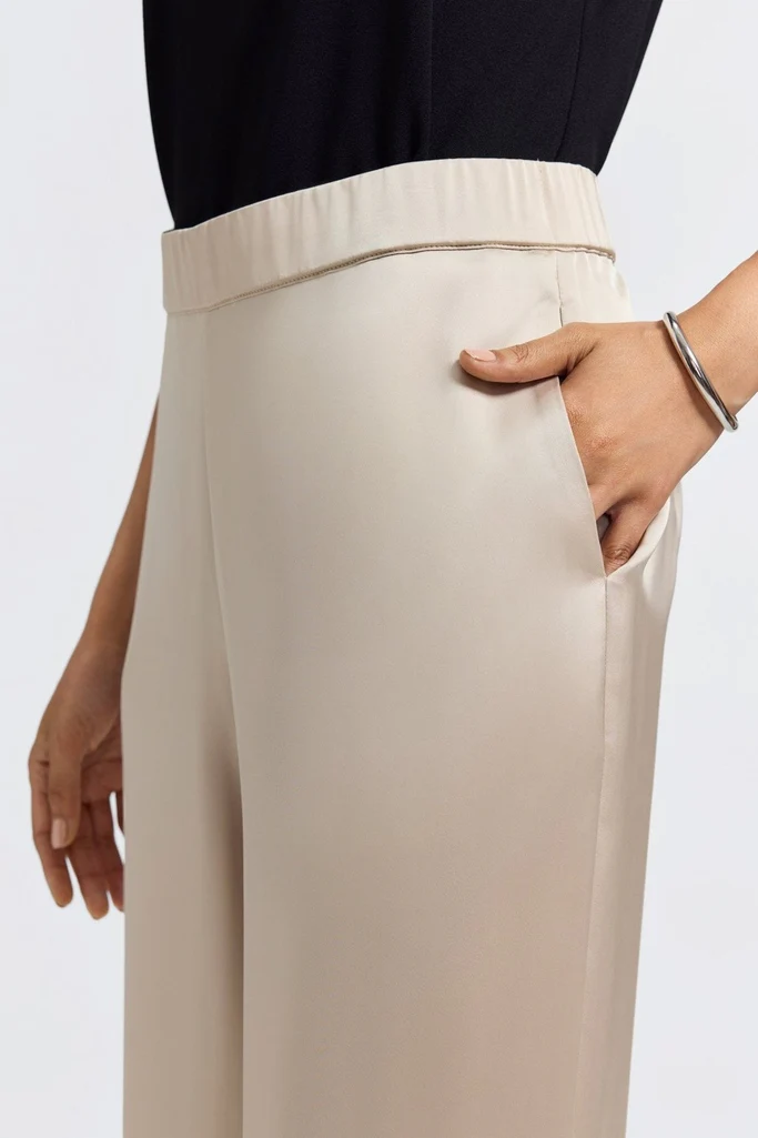 Hostess Beyond Silk Pull on Pant - Image 8