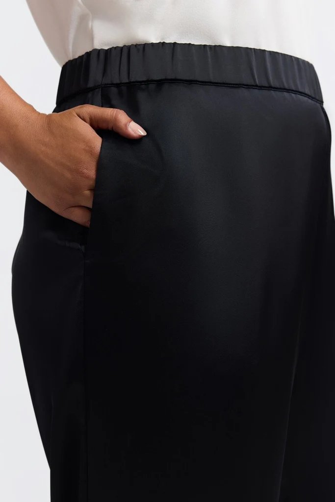 Hostess Plus Beyond Silk Pull on Pant - Image 5