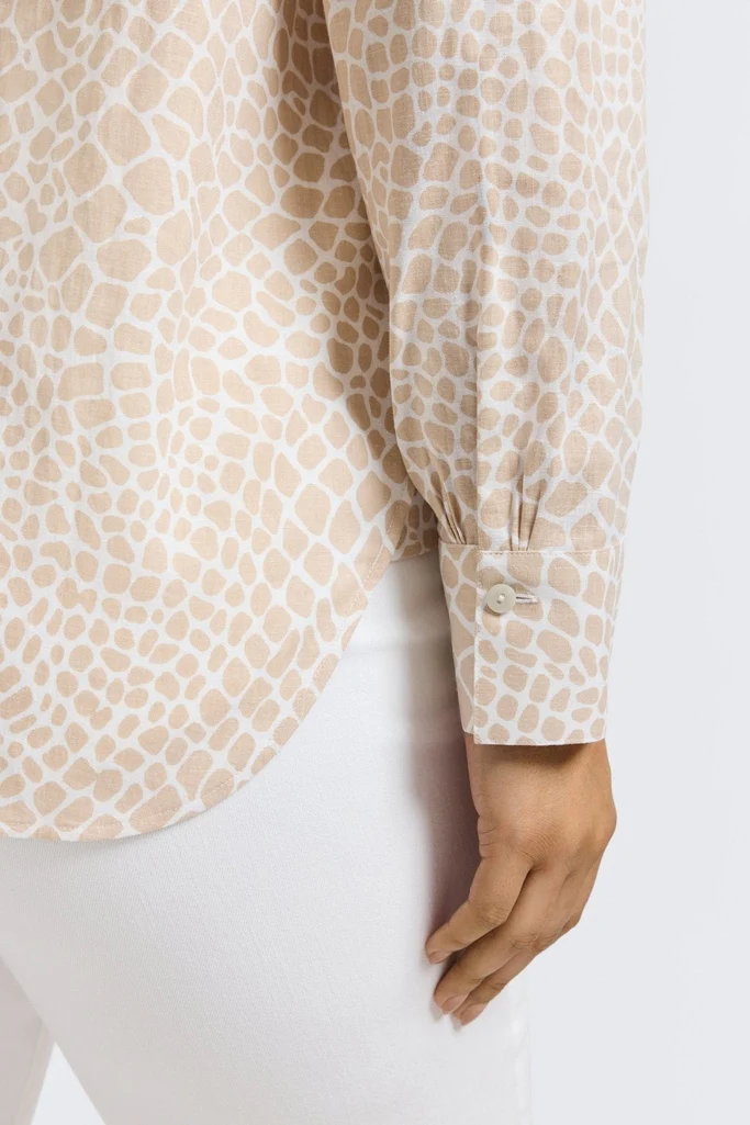 Meghan Plus Linen Giraffe Long Sleeve Shirt - Image 3