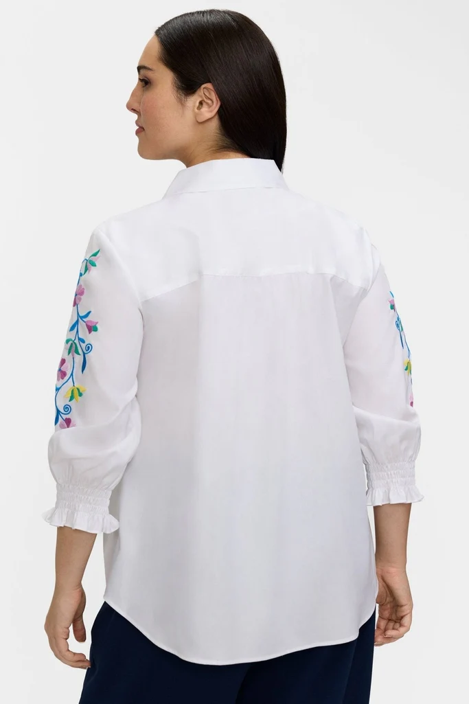 Olivia Plus Floral Embroidery 3/4 Sleeve Shirt - Image 4