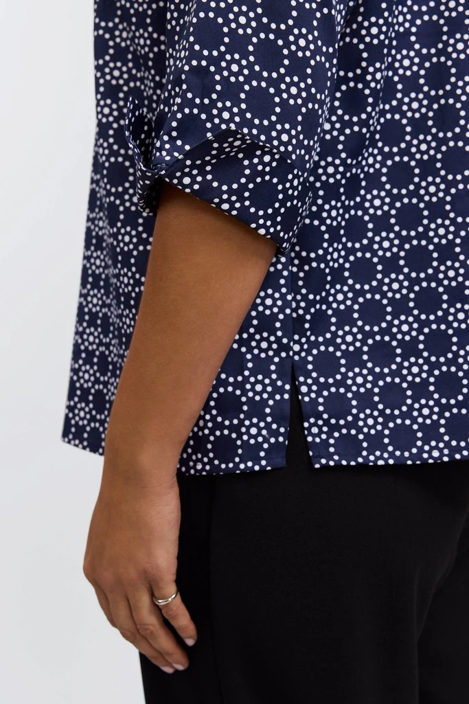 Tammy Plus Geo Circles 3/4 Sleeve Popover Shirt - Image 4